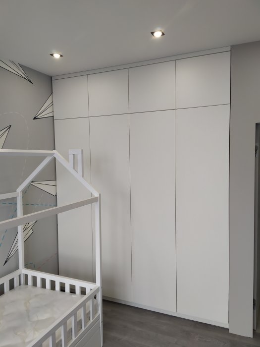 Шкаф в детскую