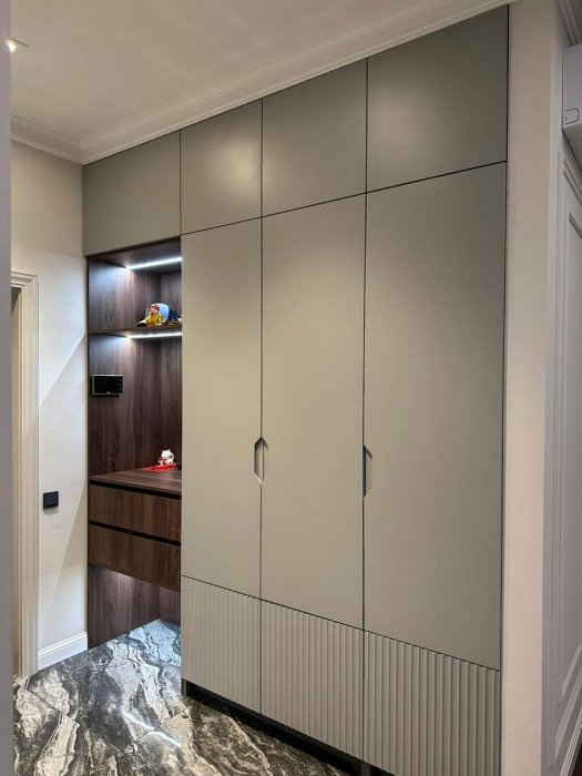 Мебель в прихожую серая рейка