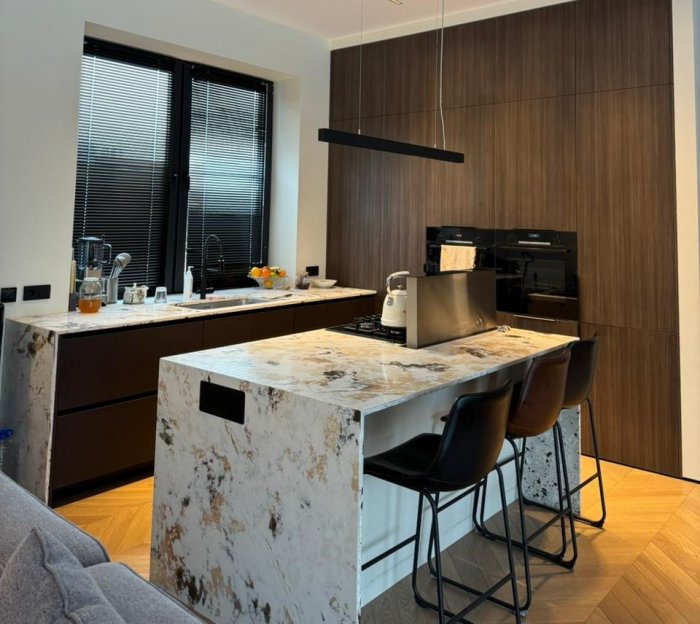 Кухня Egger "Металлик ФайнЛайн Коричневый"